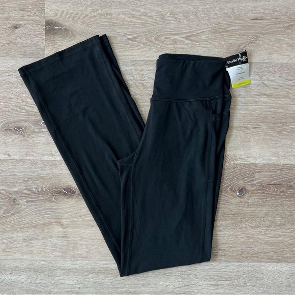 C9 Champion Women's Curvy Fit Yoga Pants - Picture 4 of 4